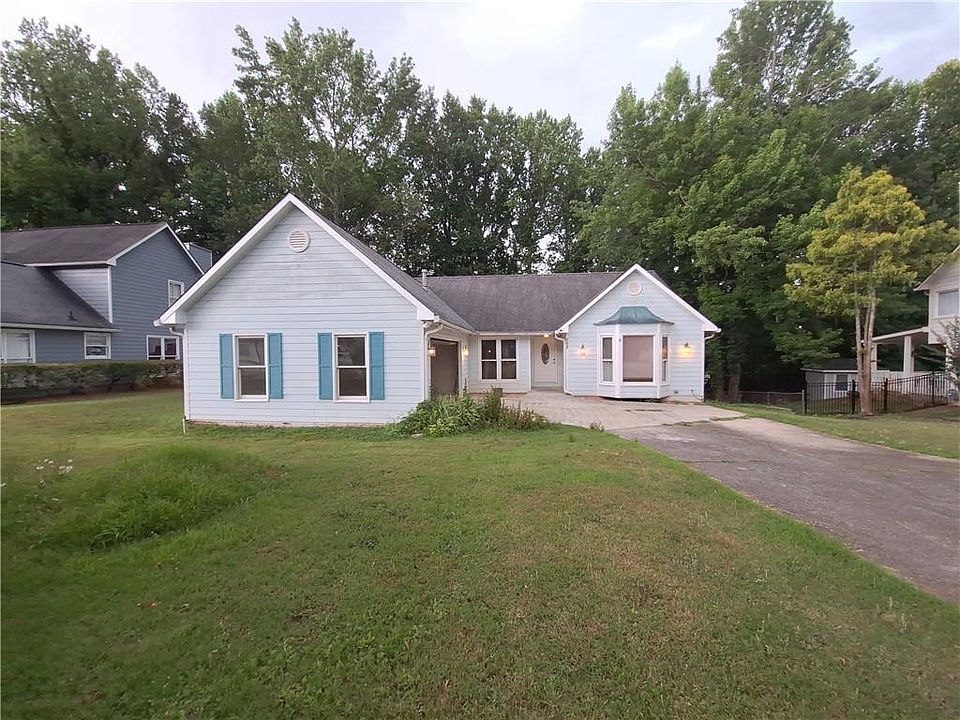 1st image of 565 Clearwater Pl