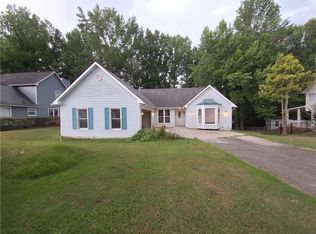 565 Clearwater Pl, Lawrenceville, GA 30044