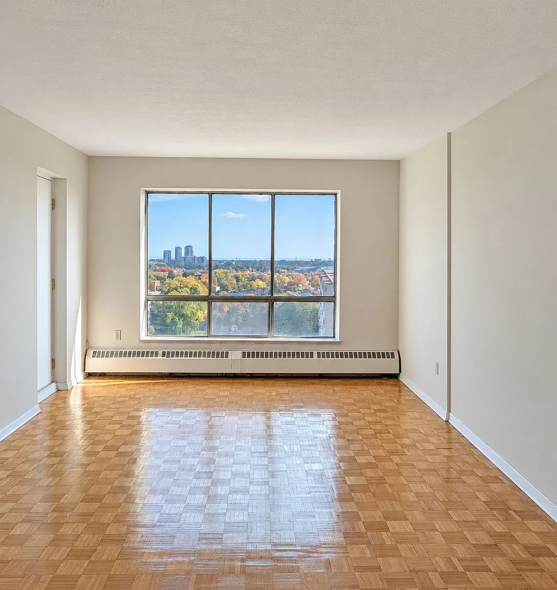 1665 Bloor St E — Photo 2
