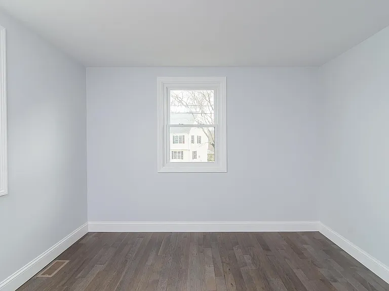 67 Rhodes Cir — Photo 4