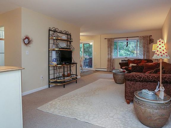 3rd image of 130 Sierra Vista Ln
