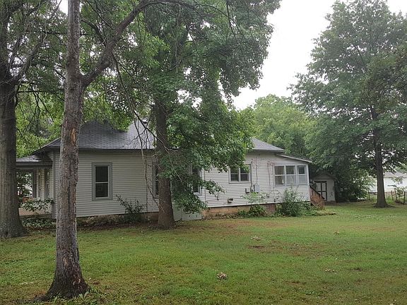 5th image of 743 E 6th St