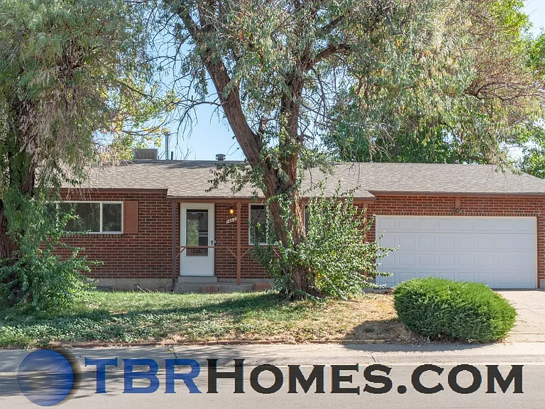 14435 Olmsted Dr — Photo 1