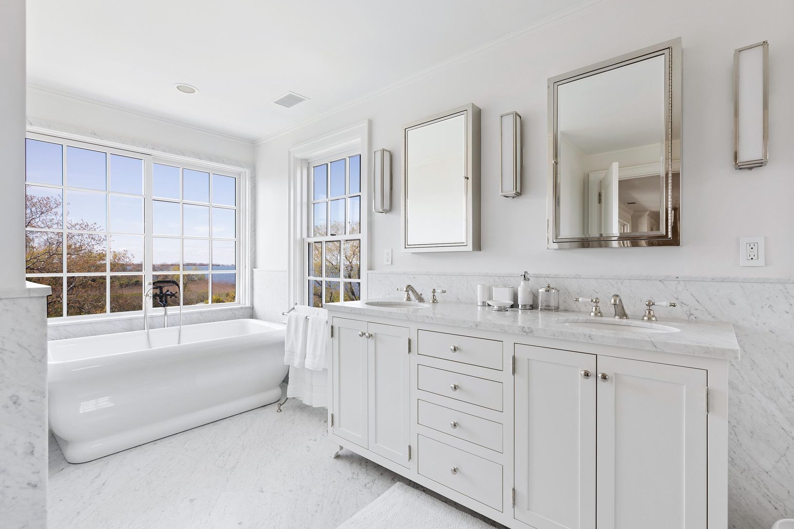 2nd floor master bathroom