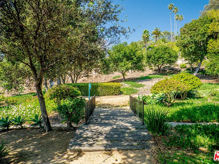 17352 W Sunset Blvd #606 — Photo 33