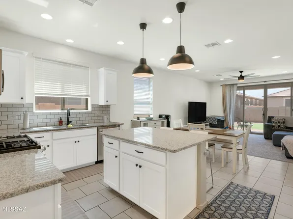 6548 E Via Arroyo Largo, Tucson, AZ 85756