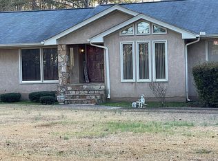 146 Omin Rd, Fayetteville, GA 30214