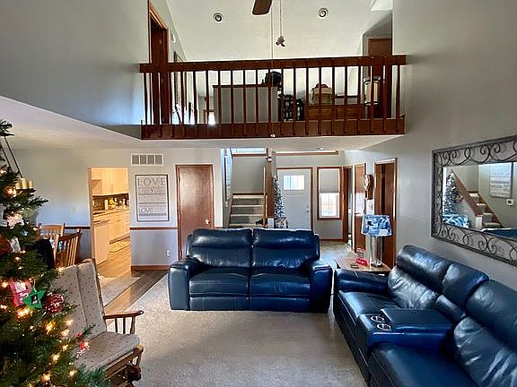 3rd image of 5708 Glen Ct