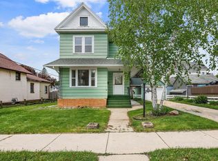 912 Cass St, Portage, WI 53901
