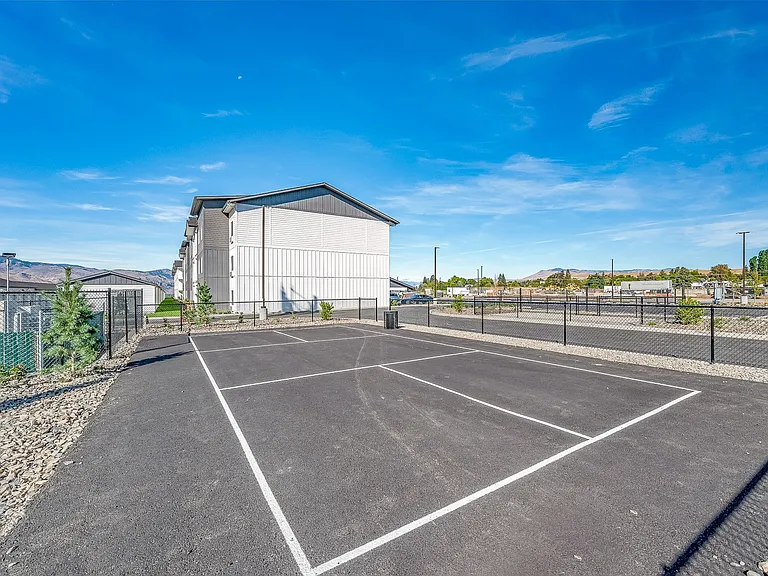 Gateway Apartments — Photo 22