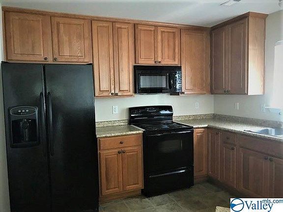 3rd image of 2502 Oak Place Dr SE