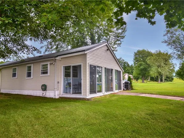 19 Doris Park Dr, Constantia, NY 13044