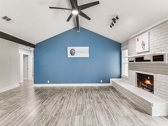 4th image of 801 E Central Dr