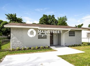 381 NE 164th St, Miami, FL 33162