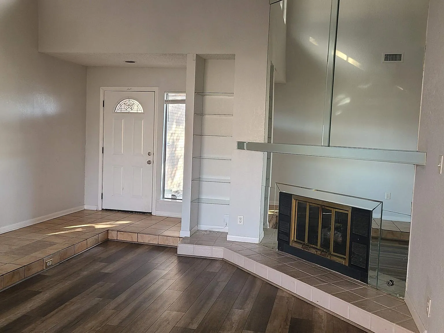 305 Centennial Blvd — Photo 2