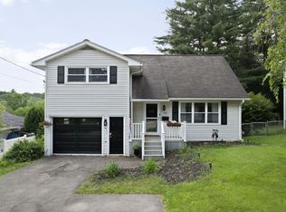 606 Pheasant Ln, Endwell, NY 13760