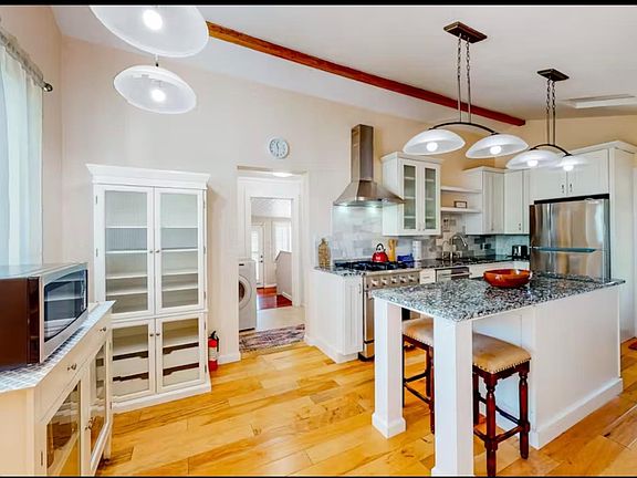 4th image of 117 Auburn Street