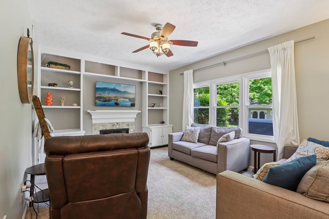 Briar Stone Ln-S2507-009.jpg