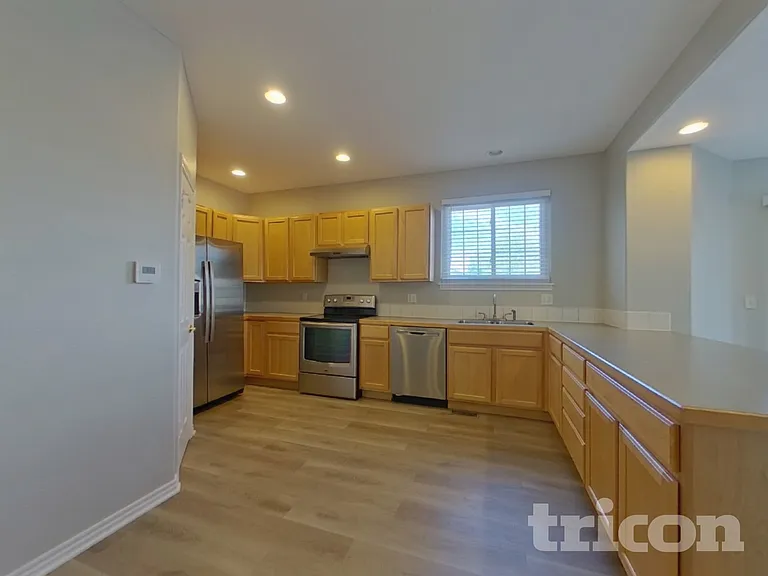 385 Longspur Dr — Photo 6