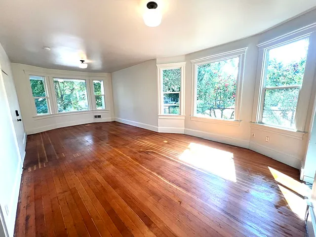 2 bed, 1100 sqft, $1,725 — Photo 2