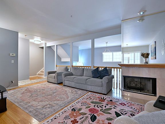 4th image of 6145 Lincoln Ave #B