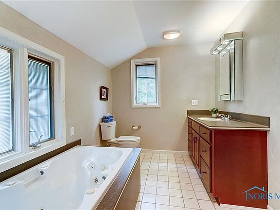 2nd image of 3249 Gleneagle Dr