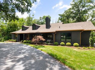 9 Sumac Ln, Saint Louis, MO 63124