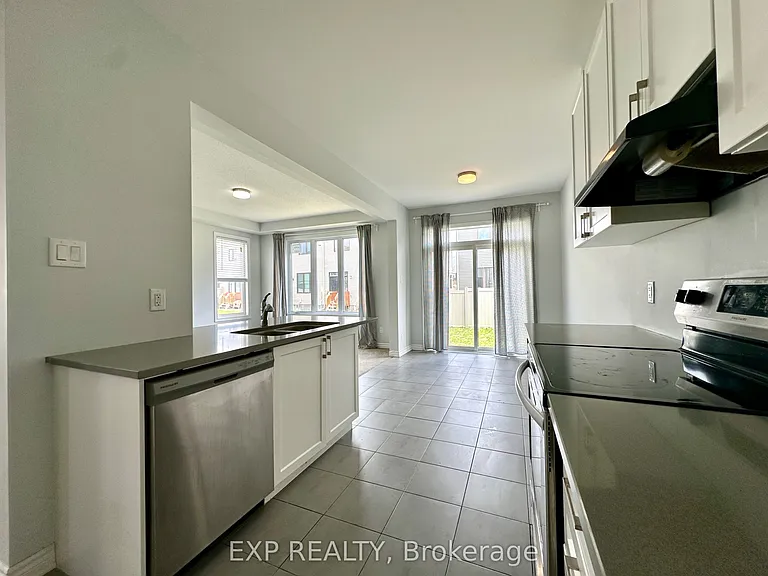823 Regulus Rdg — Photo 7