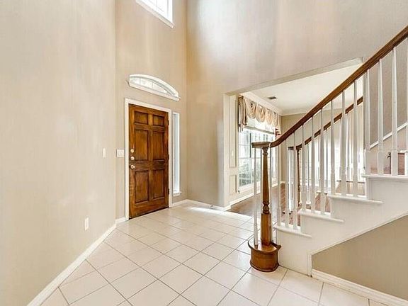 3rd image of 2955 Moss Creek Ct