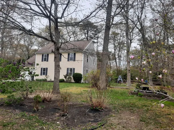 8 Patricks Way, Forestdale, MA 02644