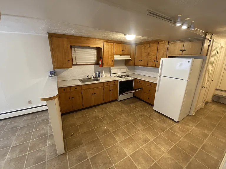 713 State St #BASEMENT — Photo 8