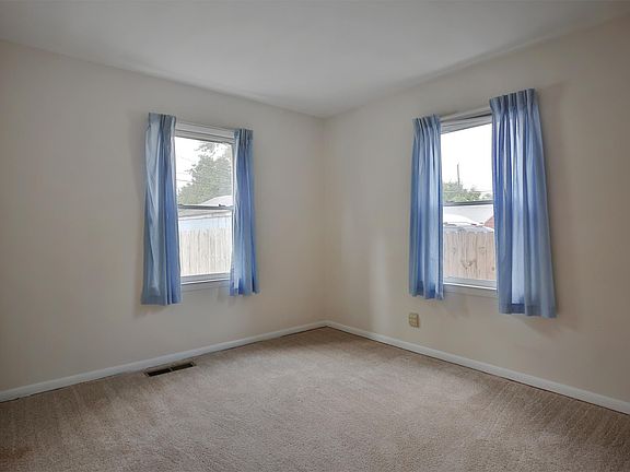 First Floor Back Bedroom (2)