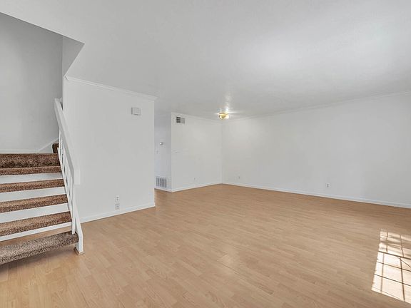 3rd image of 3926 Oak Villa Cir