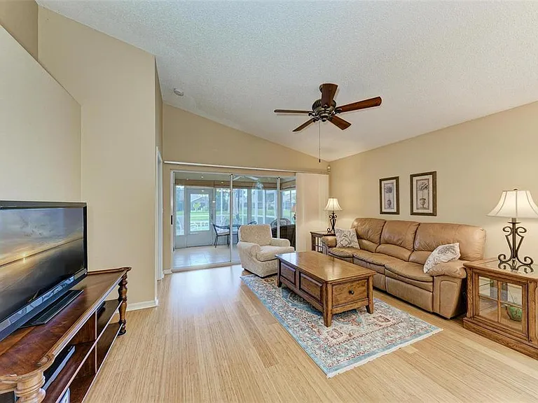4936 Linsey Ct — Photo 8