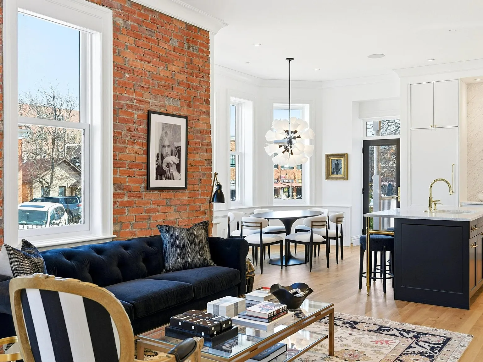 2 bed, 1400 sqft, $10,000 — Photo 3