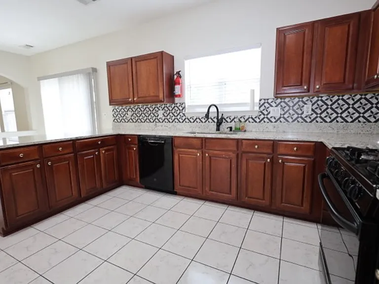 1199 Wetlands Ct — Photo 9