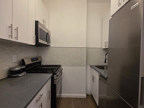 5th image of 670 9th Ave #5S