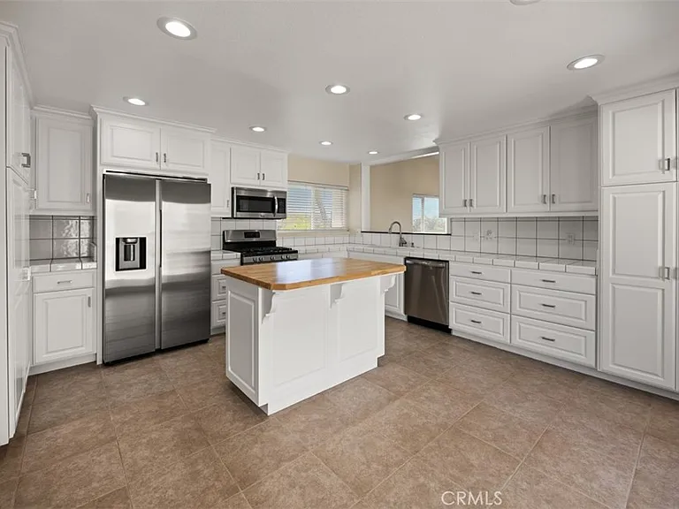 22821 Mariano Dr — Photo 28