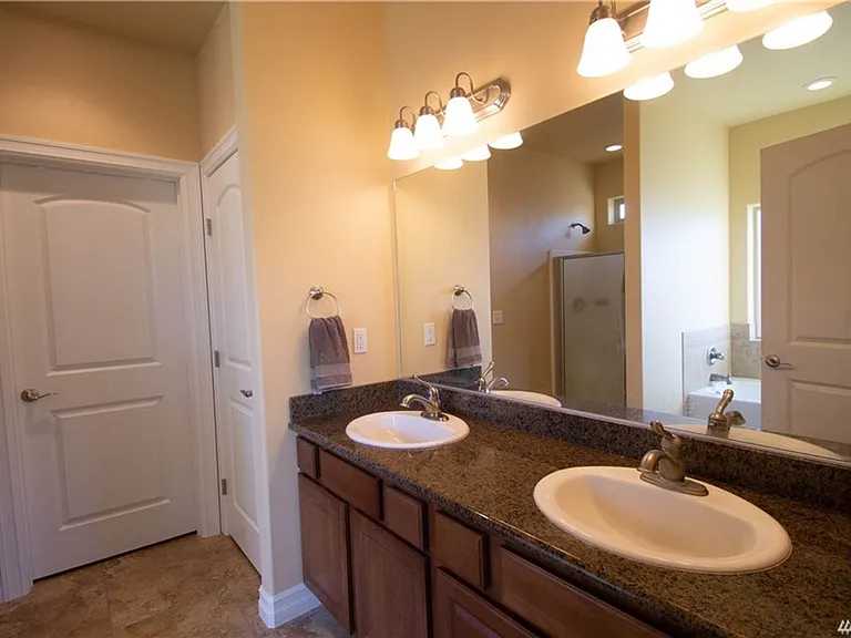 523 N Paxson Dr — Photo 16