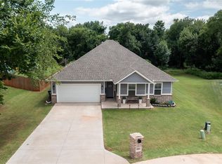 9881 Abington Cir, Edmond, OK 73034
