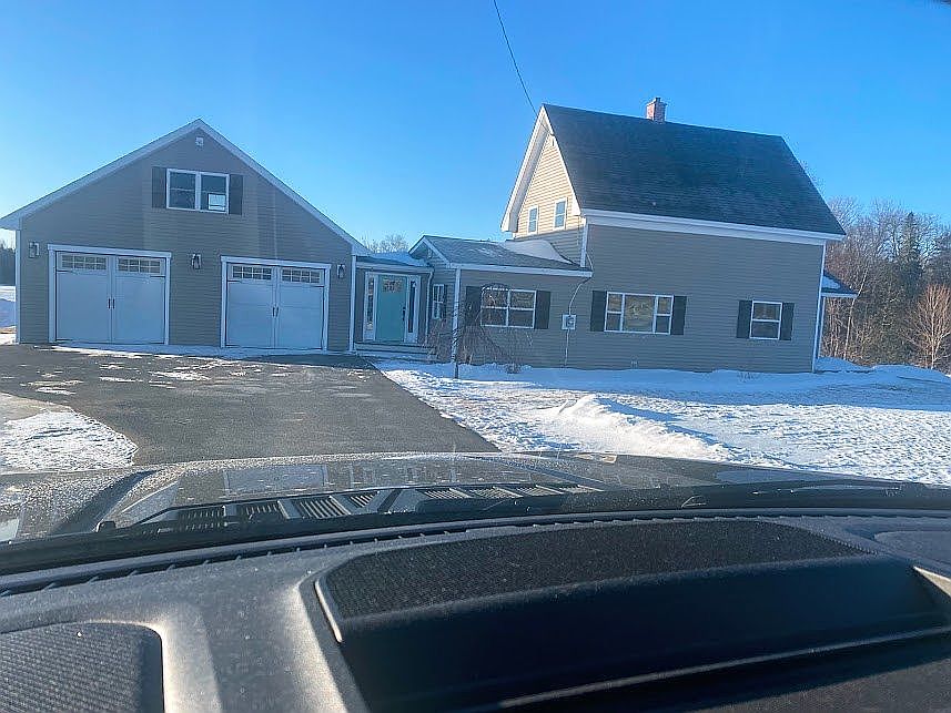 2nd image of 160 Henderson Rd