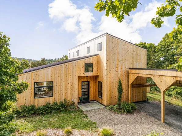 998 Willow Brook Road, Clinton Corners, NY 12514