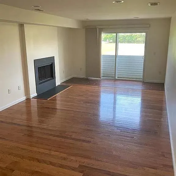 803 Jesse Way — Photo 3