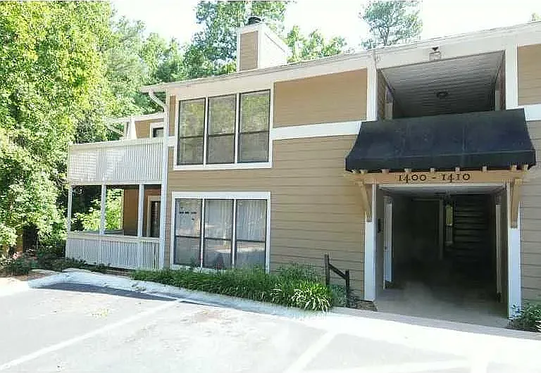 1400 Summit North Dr NE — Photo 1