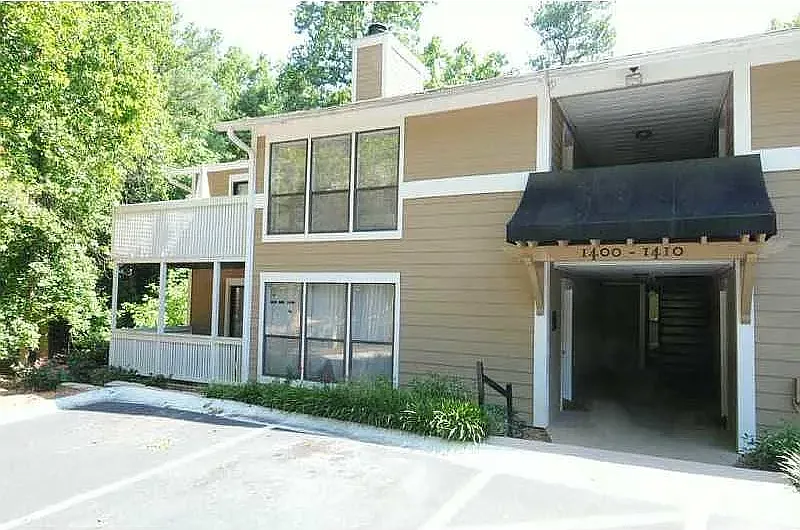 1400 Summit North Dr NE