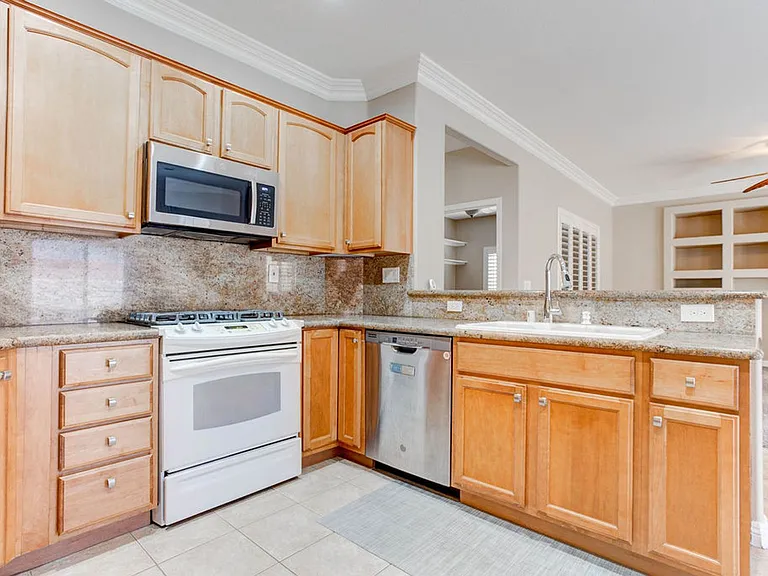 809 Royal Birch Ln — Photo 12