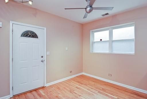 4th image of 525 N Claremont Ave