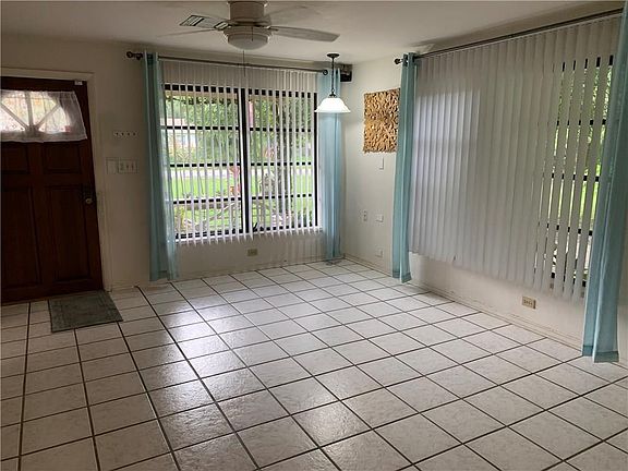 2nd image of 1855 Hedden Pl