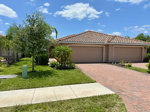 2563 Vine Ave Photo 1