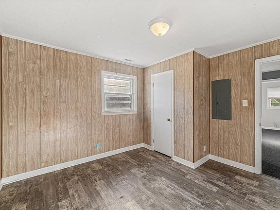 3rd image of 1110 Murphy Rd